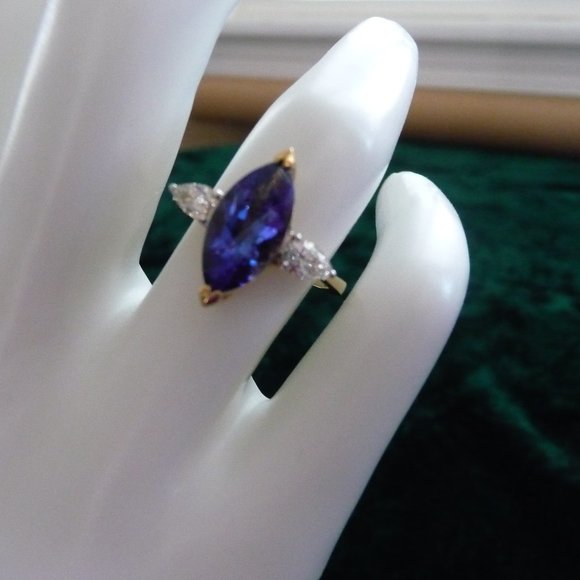 GORGEOUS 3.09ct Tanzanite & diamond ring - Picture 2 of 7